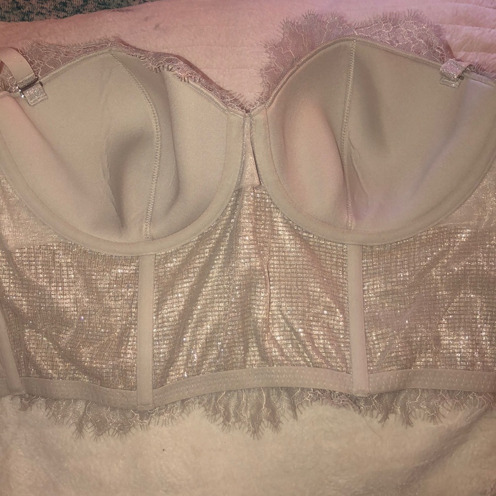 VS Bra - Picture 2 of 3